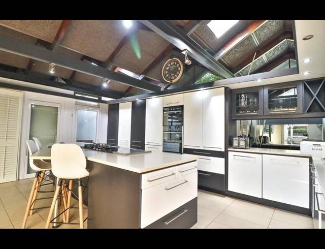 4 BEDROOM HOUSE FOR SALE IN LYNNWOOD